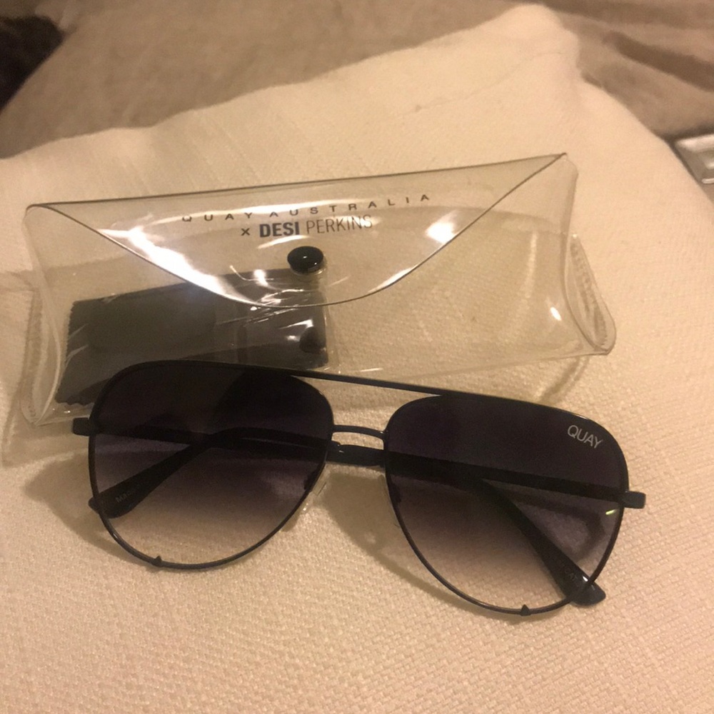 QUAY high key mini black sunglasses PRICE FIRM